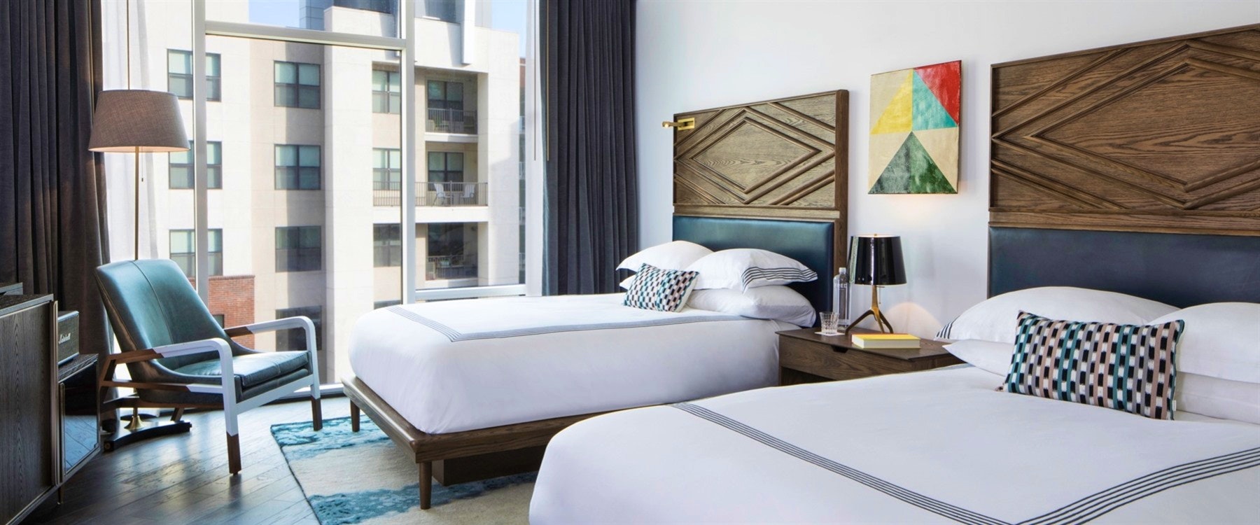 double guest room neighbourhood view at thompson nashville