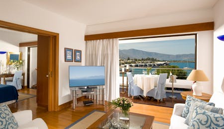Deluxe Hotel Suite Sea View