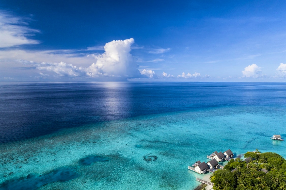 Land and Ocean, Four Seasons Resort Maldives at Landaa Giraavaru