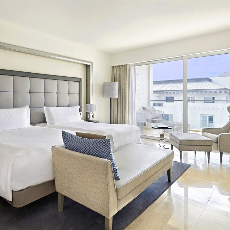 deluxe twin or king with pool view