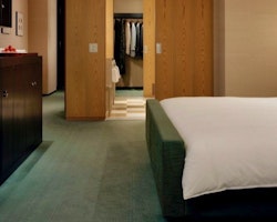 king or twin guestroom