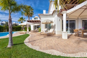 Vilas Atlantico I & II