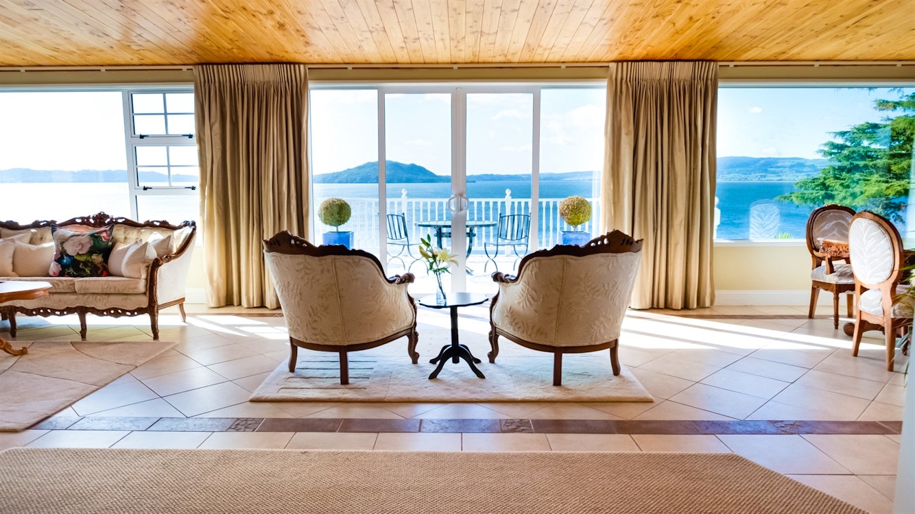 main lodge suite - room 1  on the point rotoura north island new zealand 