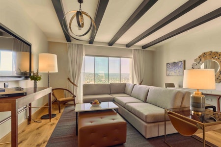 One & Two Bedroom Residence with Valley View