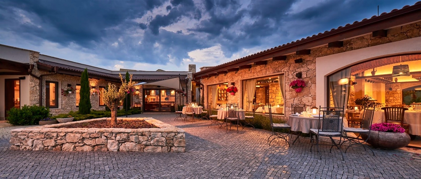Outdoor Restaurant, Zornitza Family Estate, Bulgaria