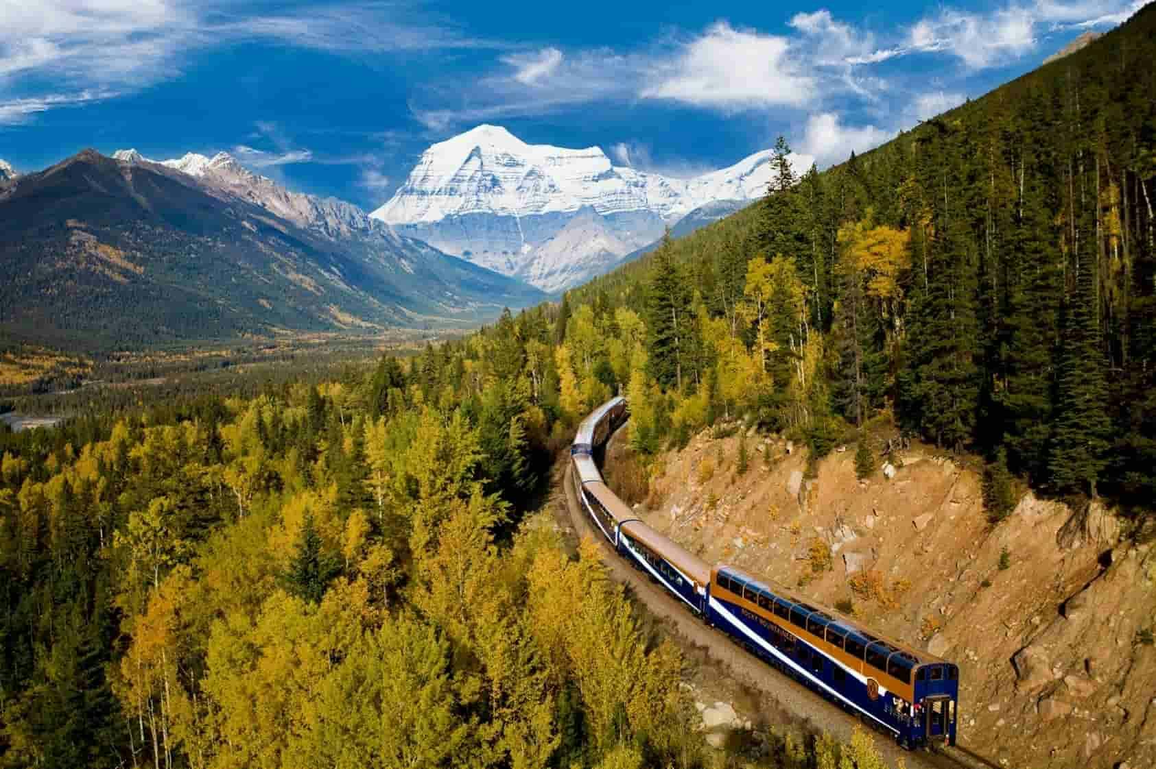 What's it Like On Board the Rocky Mountaineer?