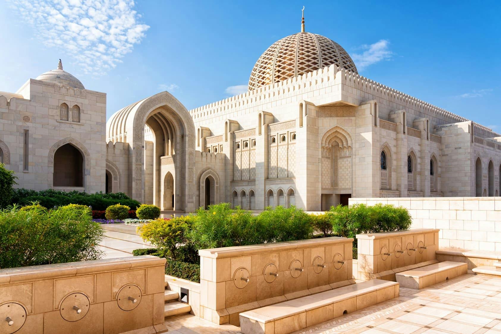 Uncover Oman: The Best Attractions & Things to Do