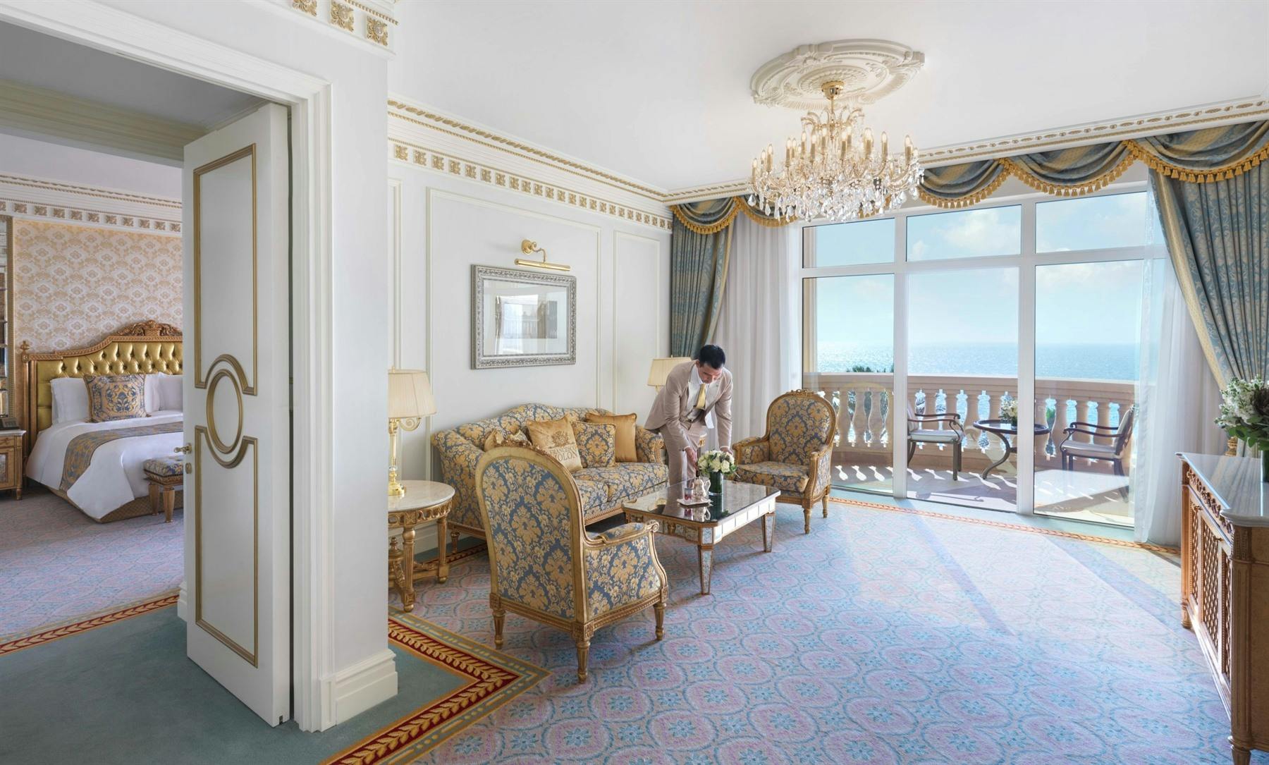 Signature Suite Ocean with Balcony and Club Lounge Access