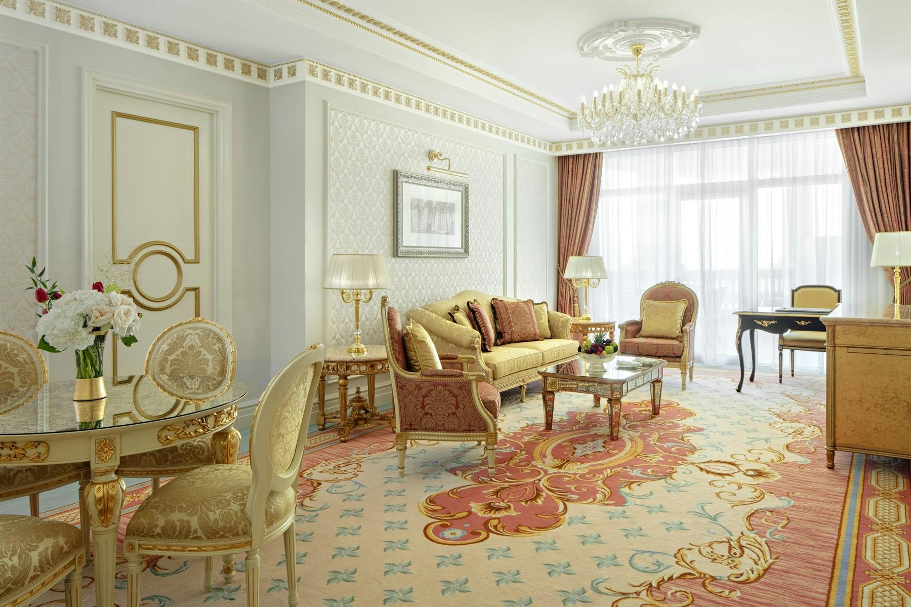 Premier Jacuzzi Suite with Balcony and Club Lounge Access