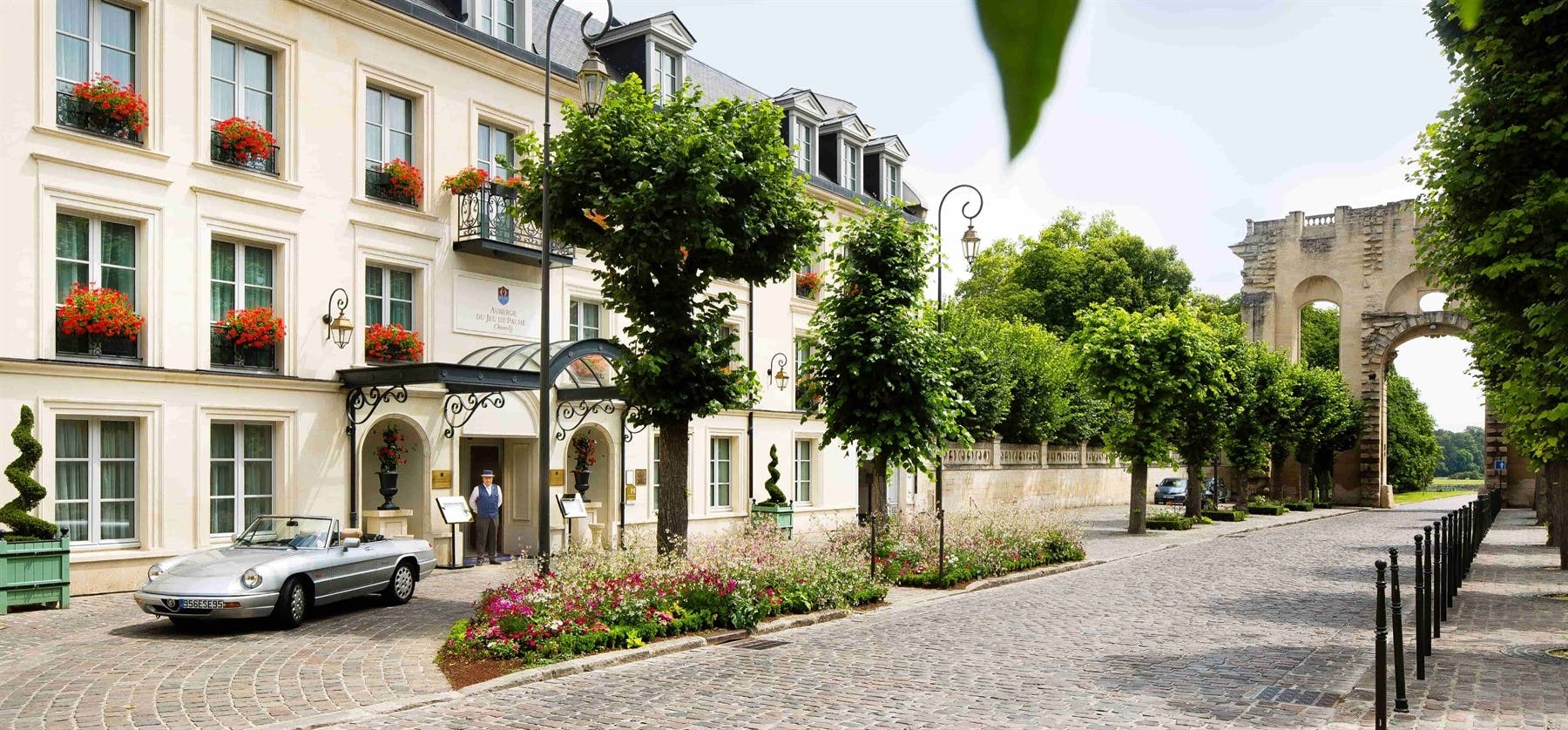 Auberge du Jeu de Paume image 1