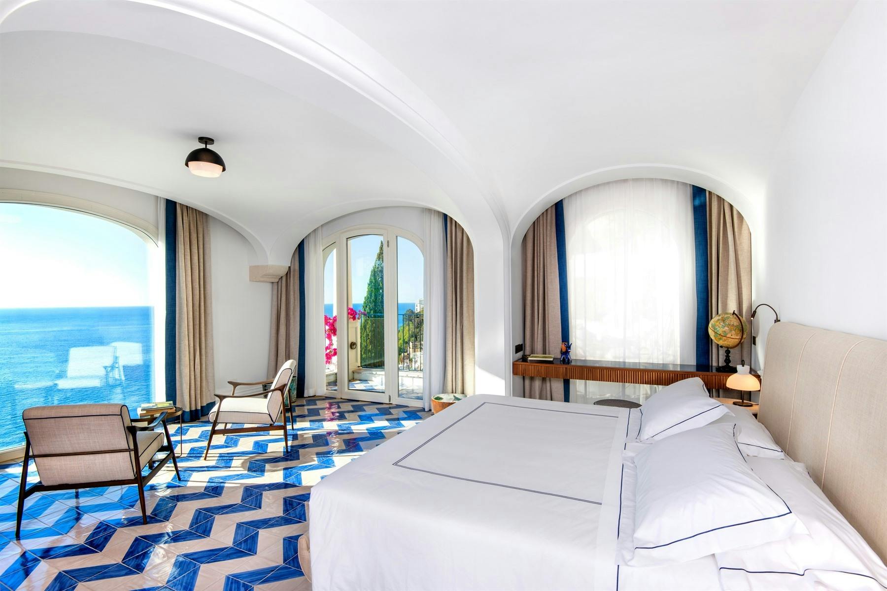 Junior Suite Sea View & Pool