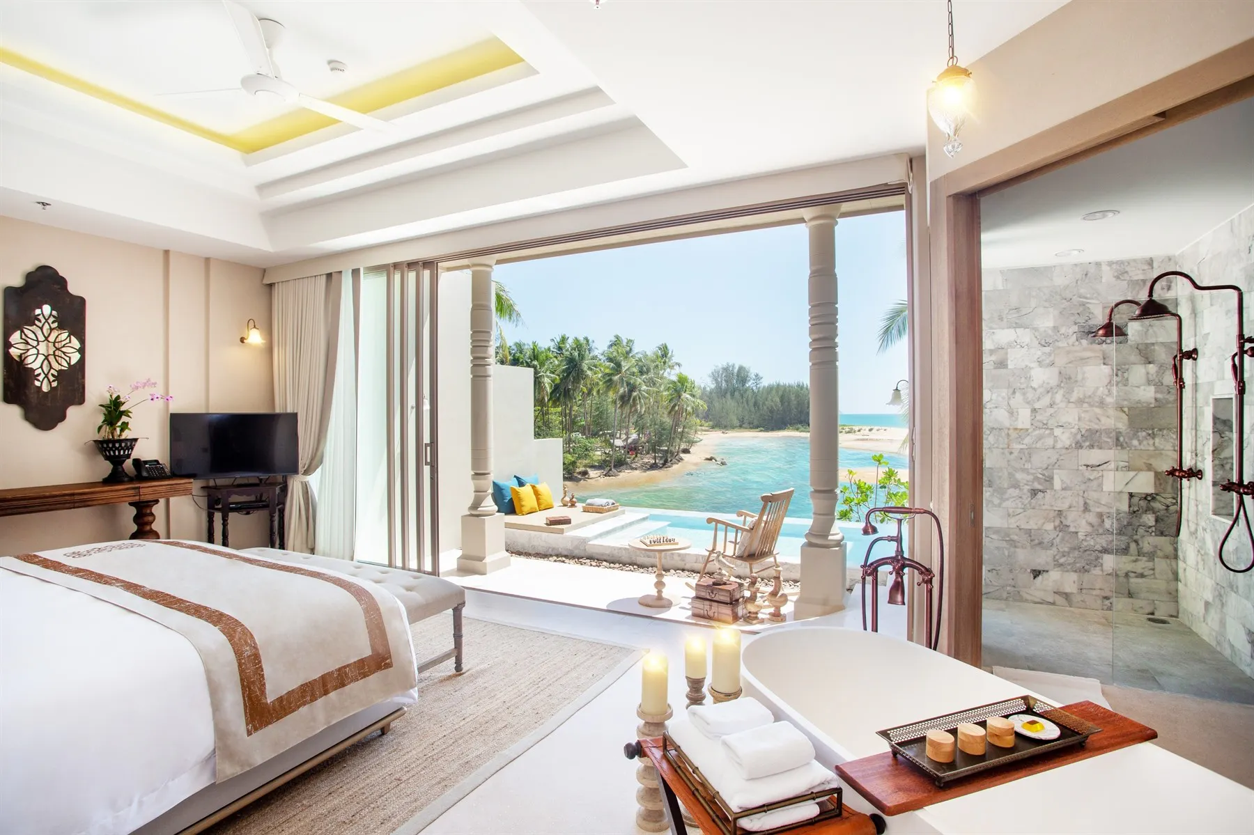 Seaside Pool Paradise Suites