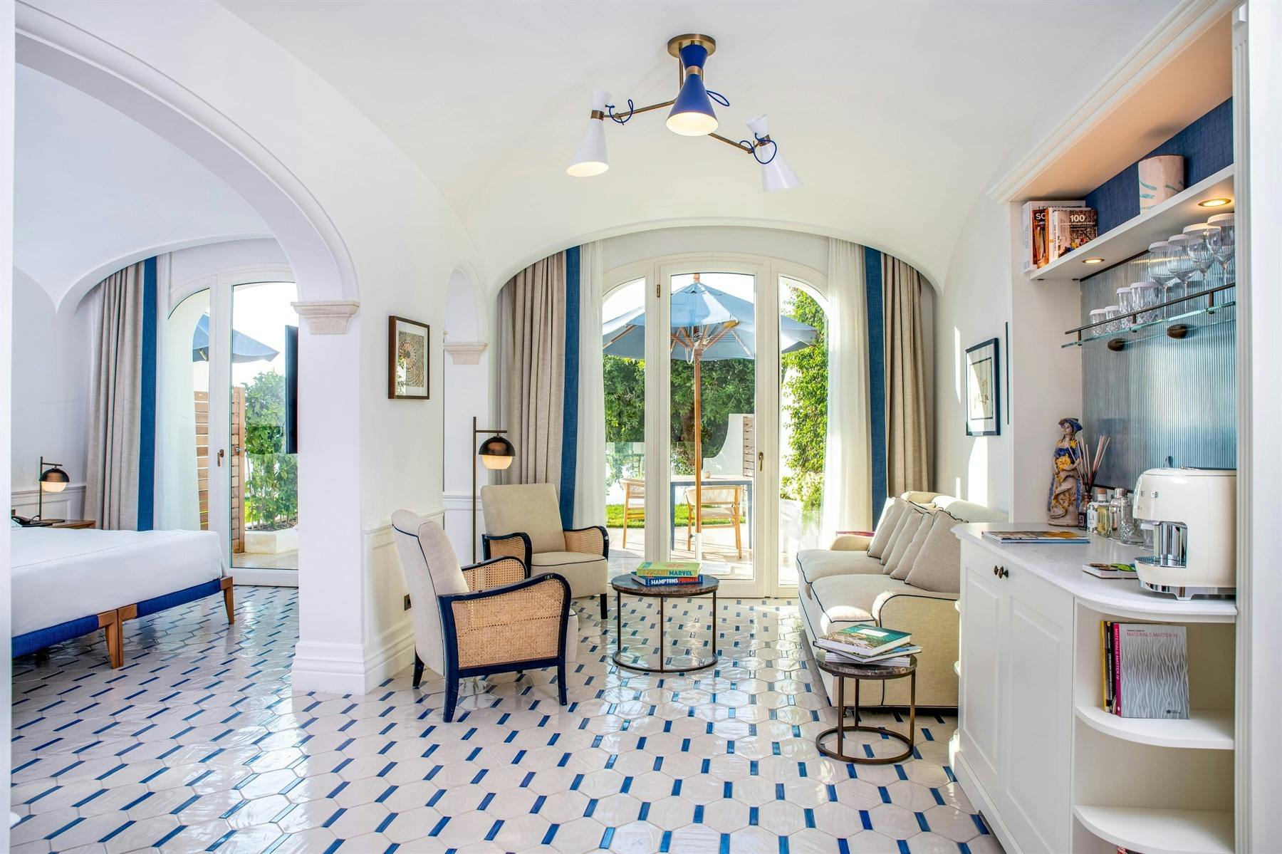 Deluxe Suite Sea View & Pool