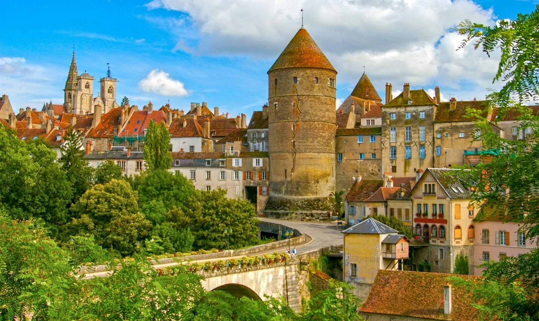 | Semur-en-Auxois and Vezelay