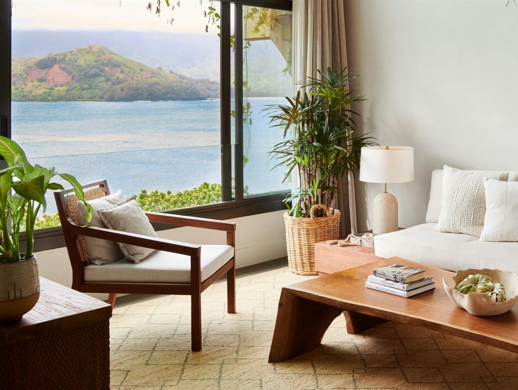 Connecting Pu'u Poa Ocean Loft Suite & Ocean View King