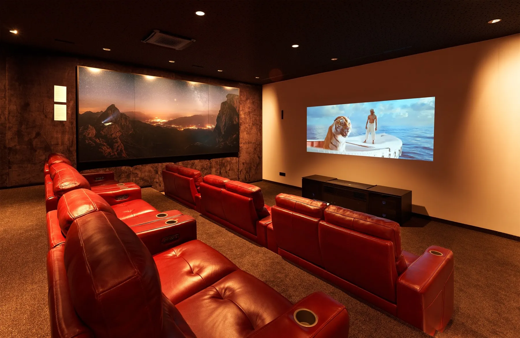 Chalet Julisam | Cinema Room