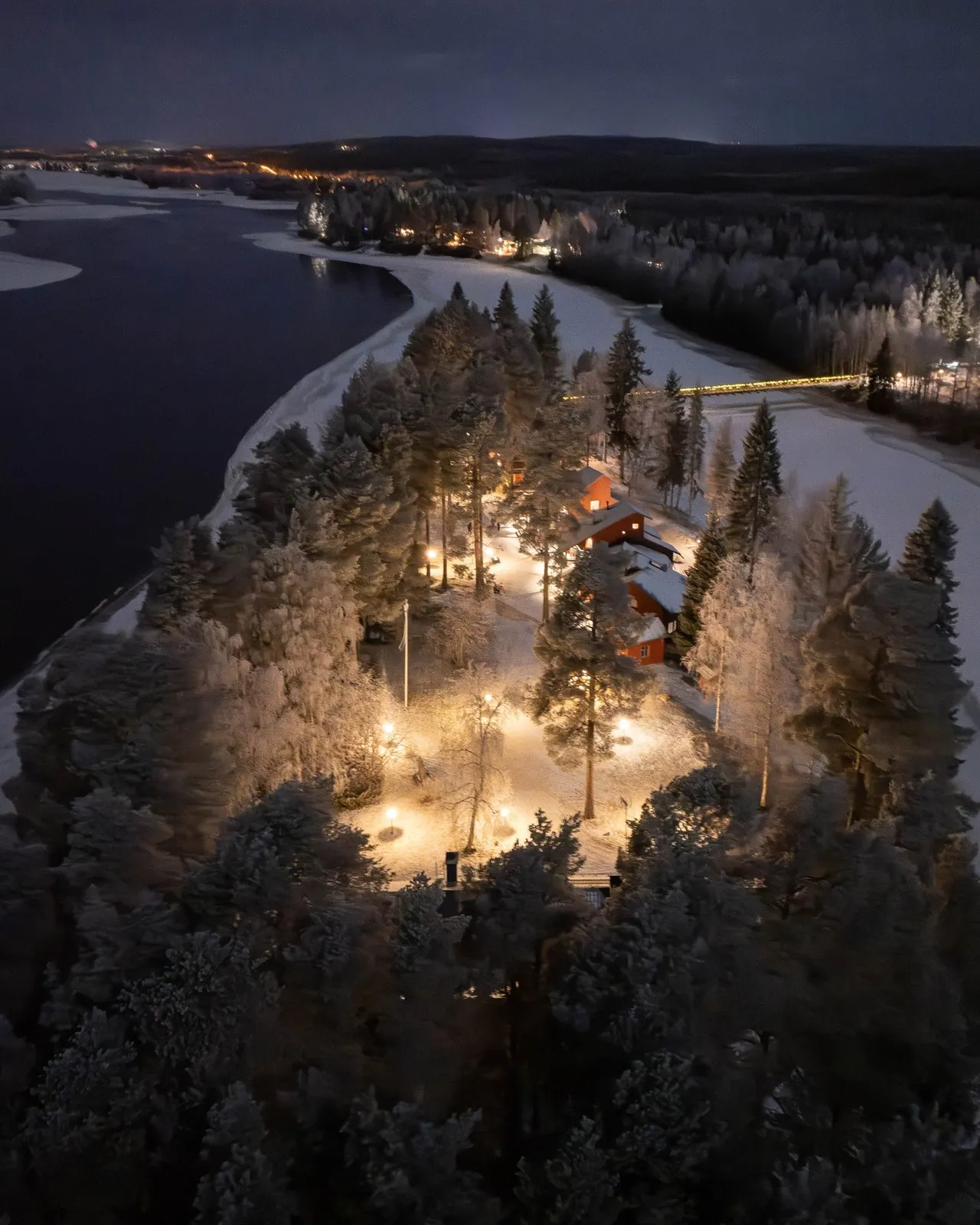 Aino Private Island Hotel image 2