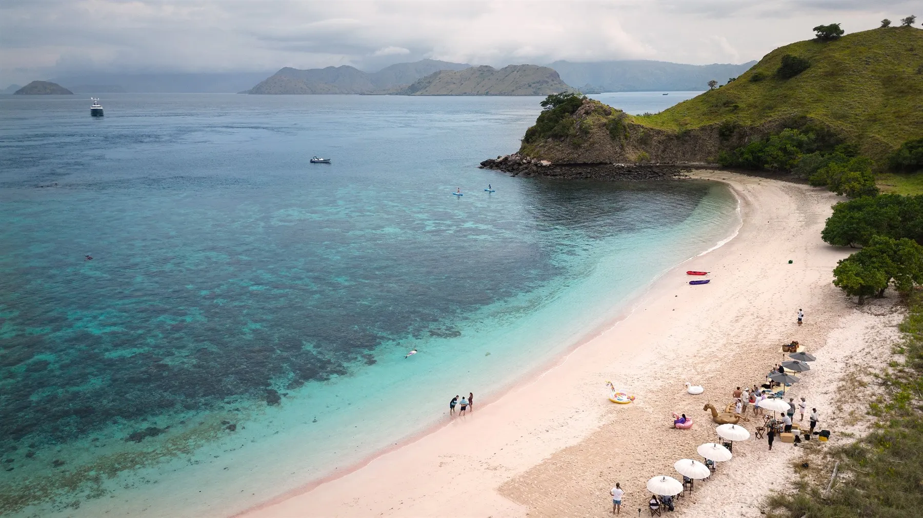 Beach Sundowner, Aqua Blu, Indonesia