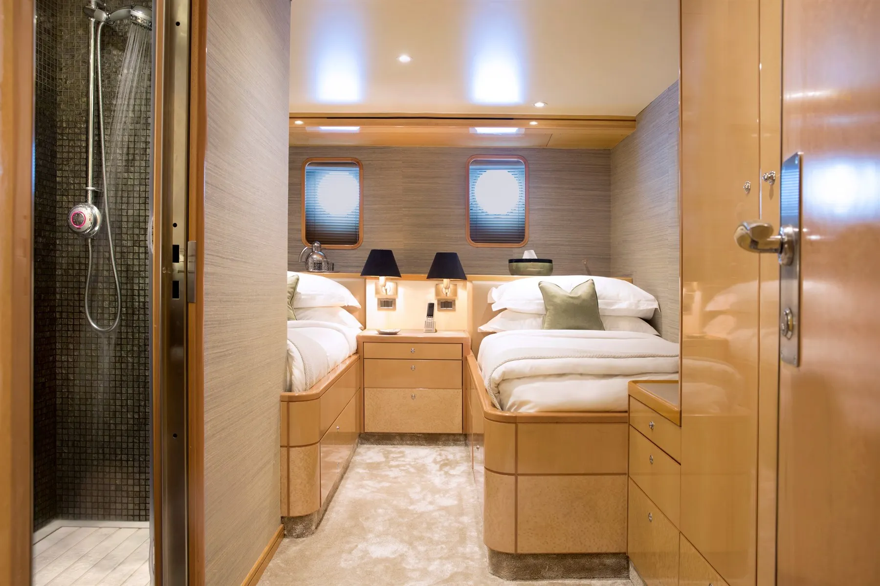 Cabin 102, Cat III, Aqua Blu, Indonesia