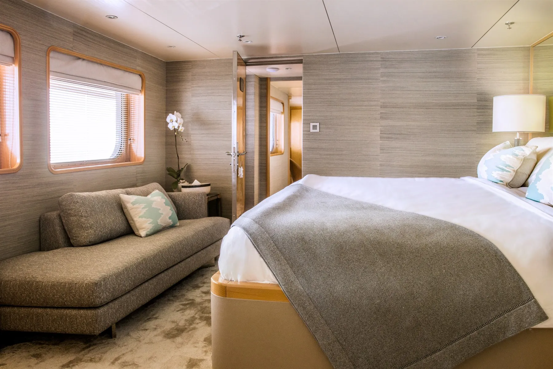 Cabin 302, Cat I, Aqua Blu, Indonesia