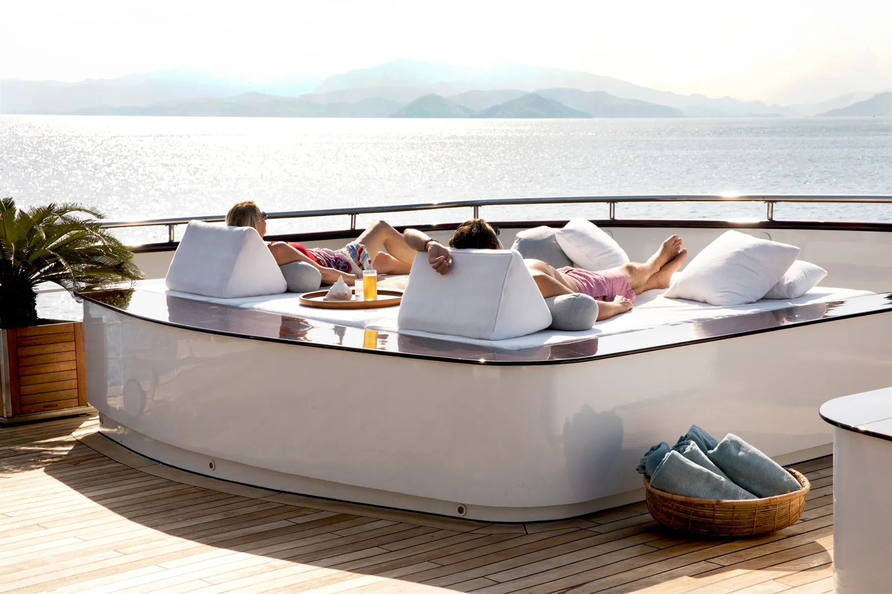 Sun Bed, Aqua Blu, Indonesia