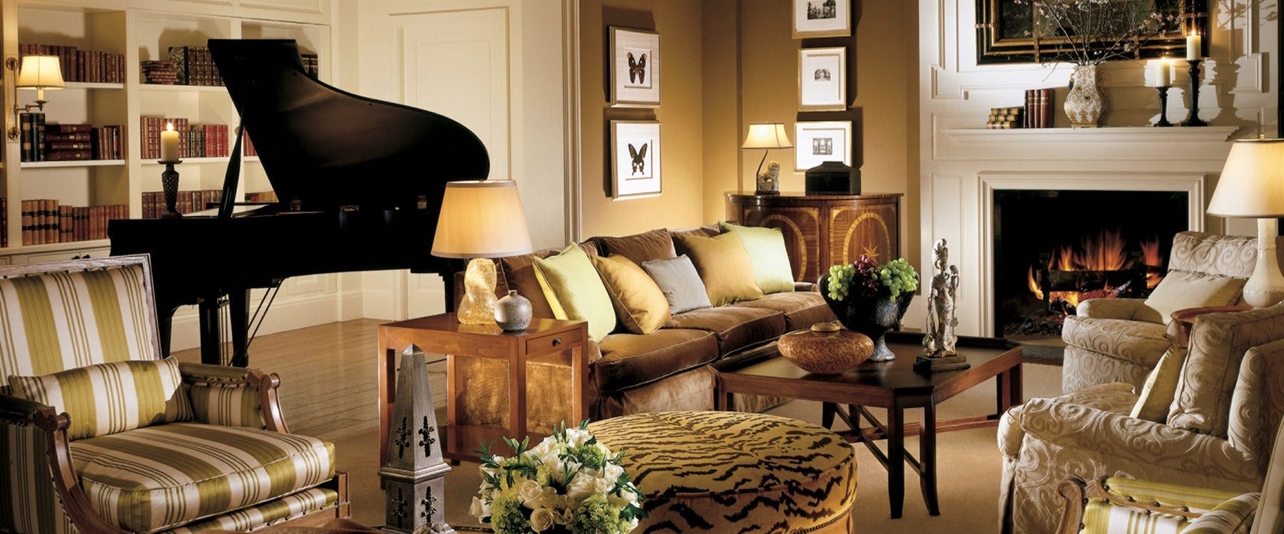 Lounge at Four Seasons Hotel Boston, New England 