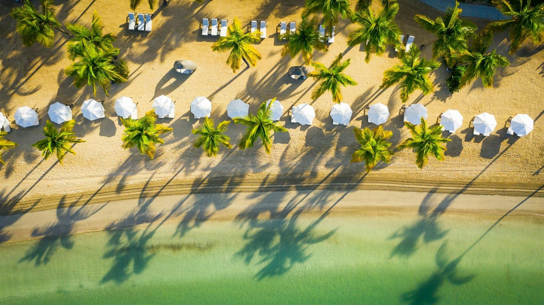 beach at carlisle bay antigua 