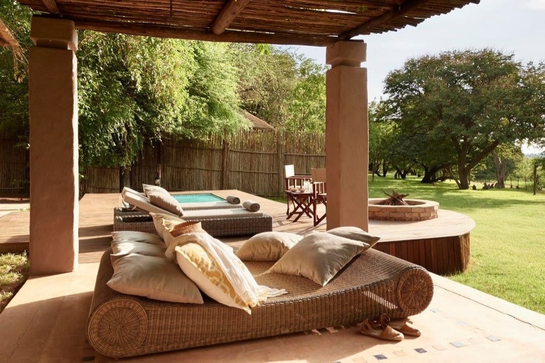 | Transfer to Chobe Chilwero