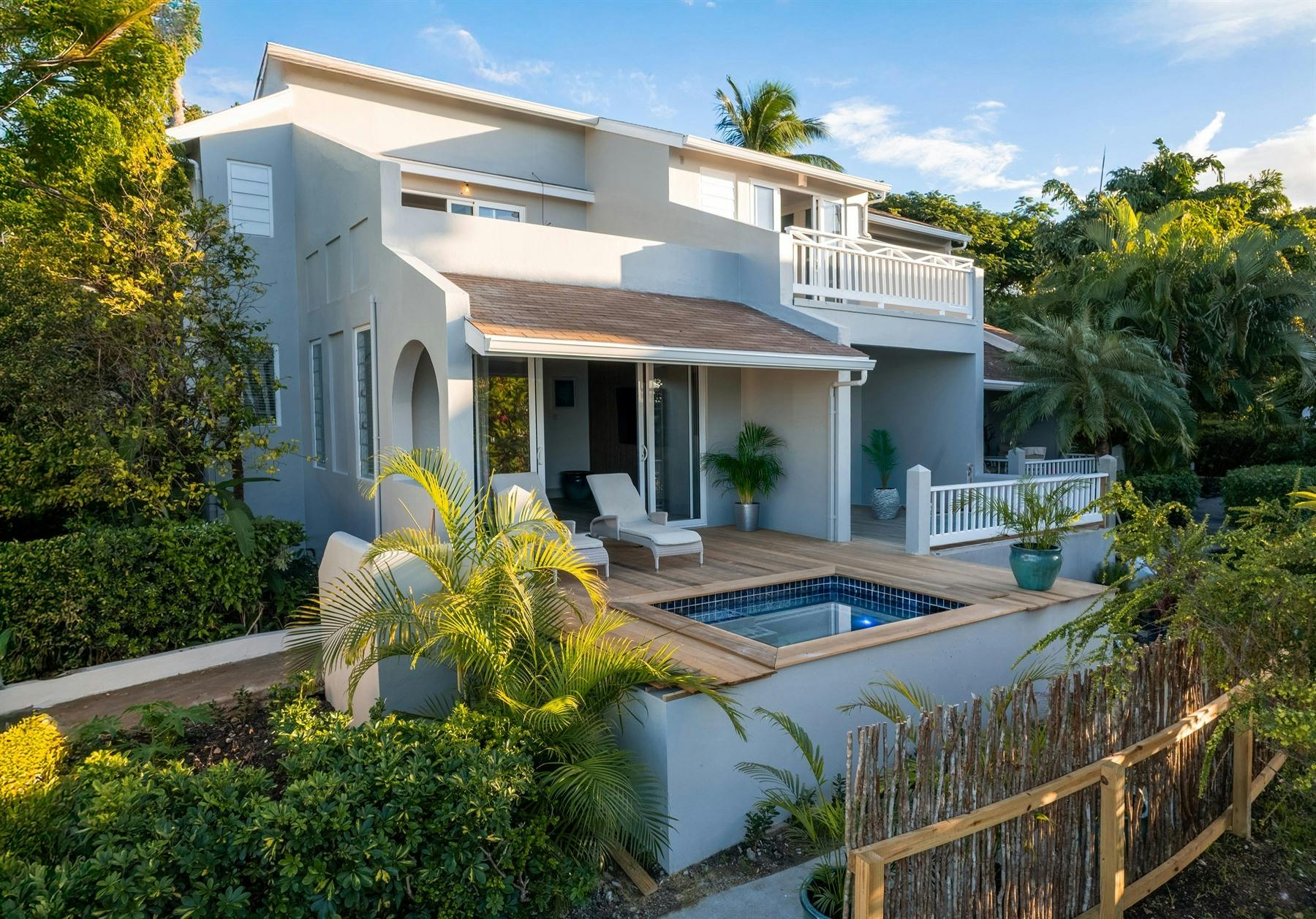 luxury suite with plunge pool