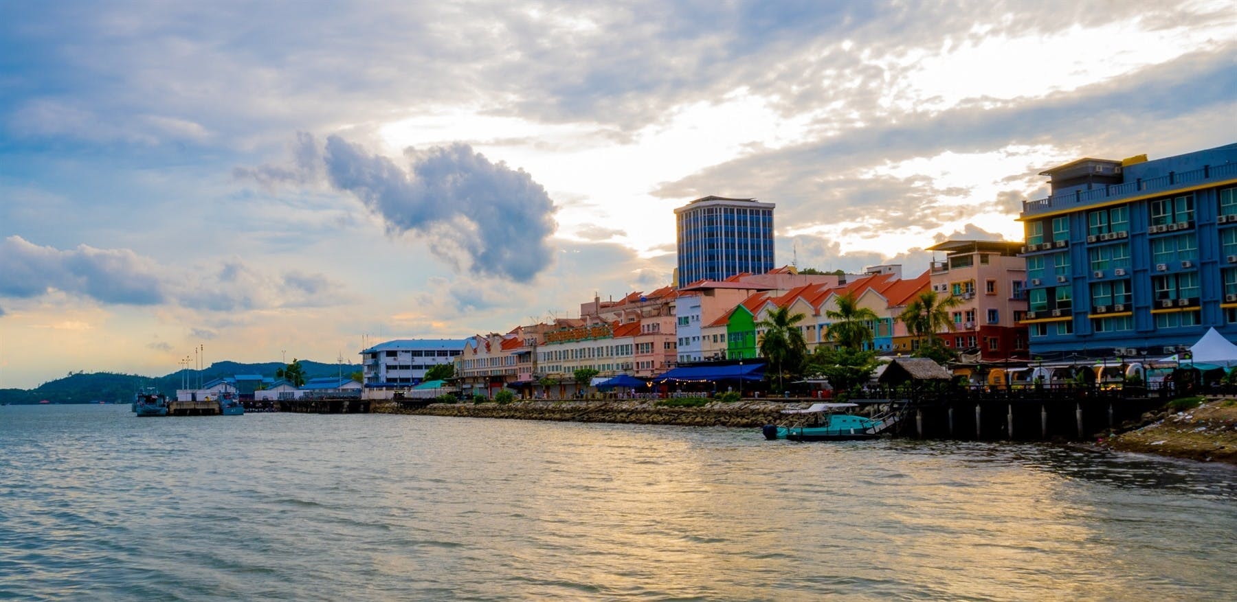 | Fly UK to Sandakan