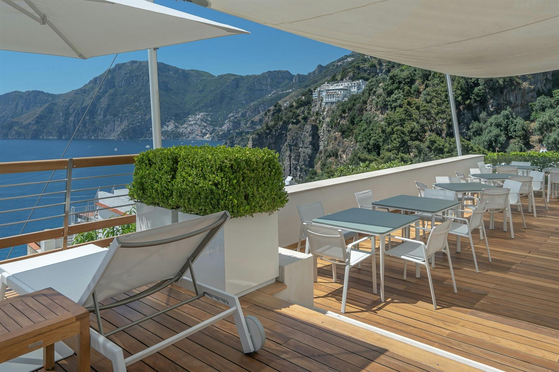 Seascape Casual Dining  