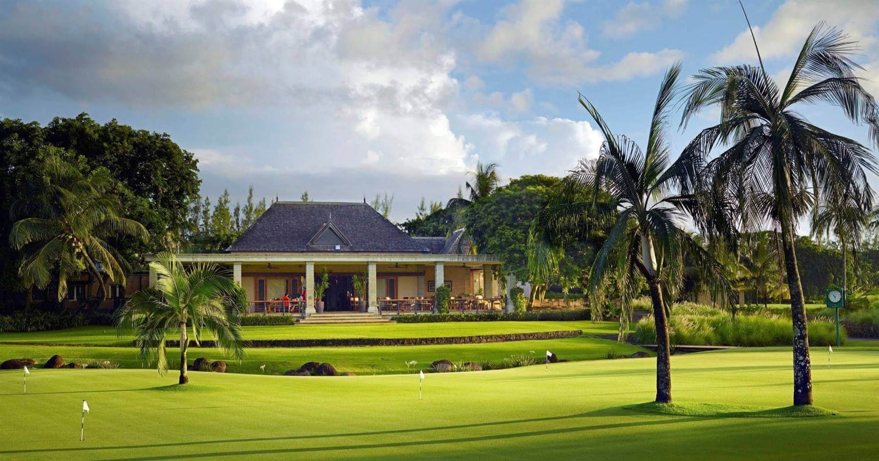 Le Chateau Golf Course Clubhouse