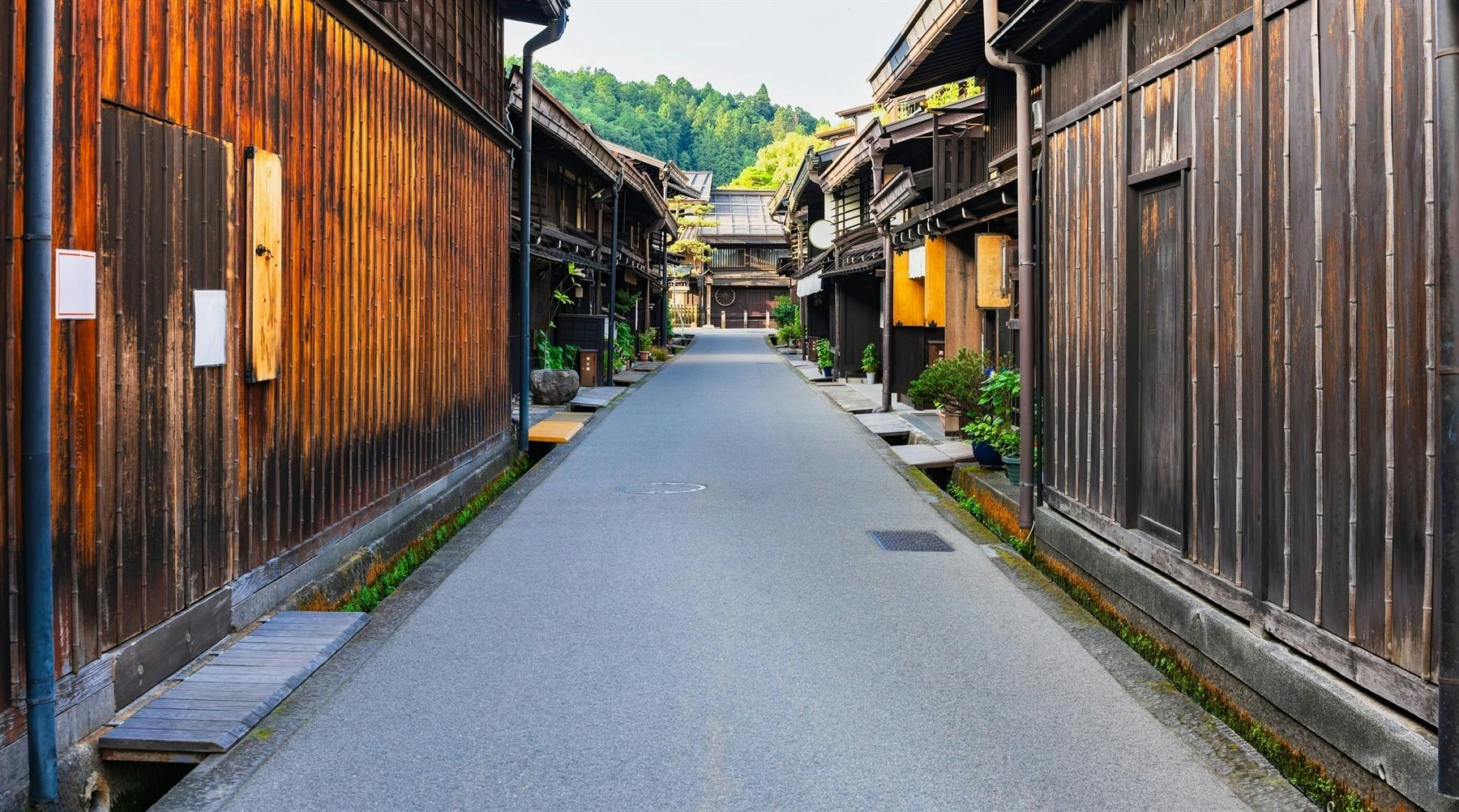 | Takayama