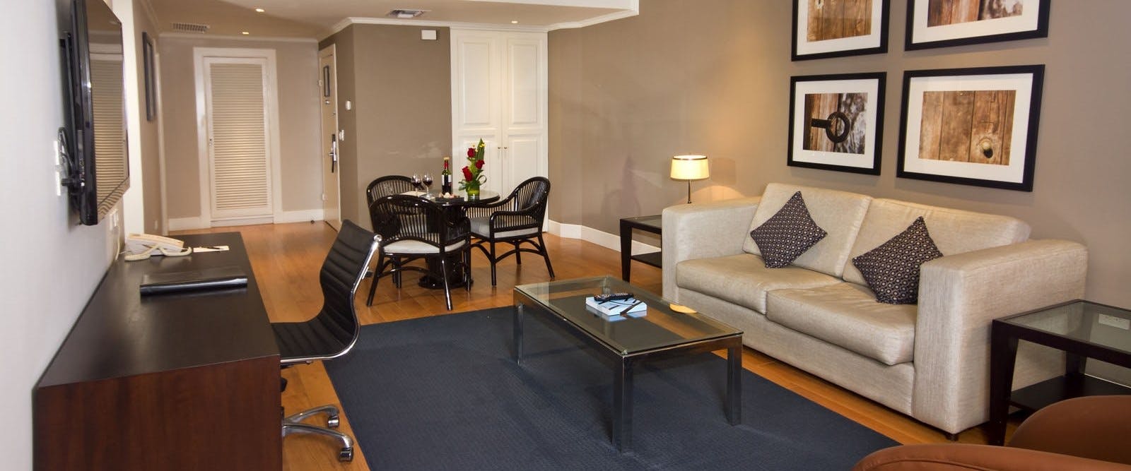 living room area, Oro Verde