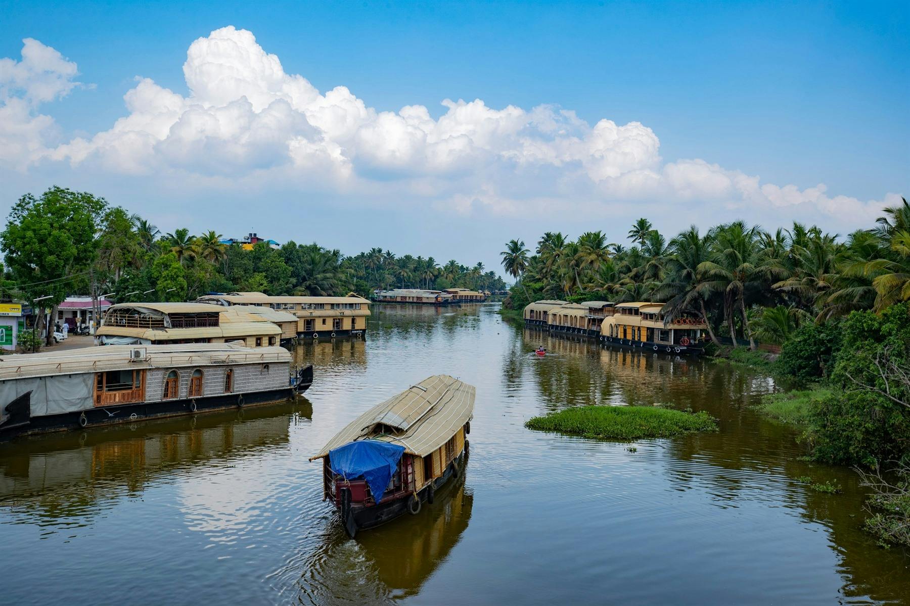 | Kochi – Kumarakom