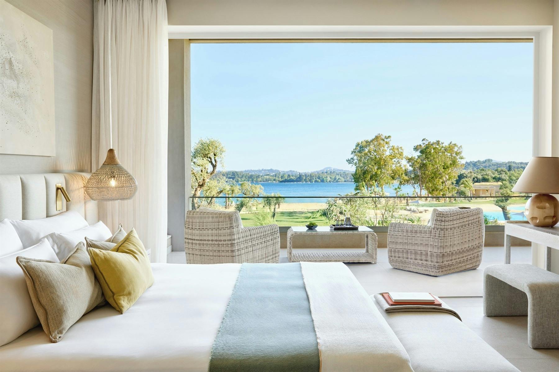 Deluxe One Bedroom Bungalow Suite Balcony Garden/Sea View