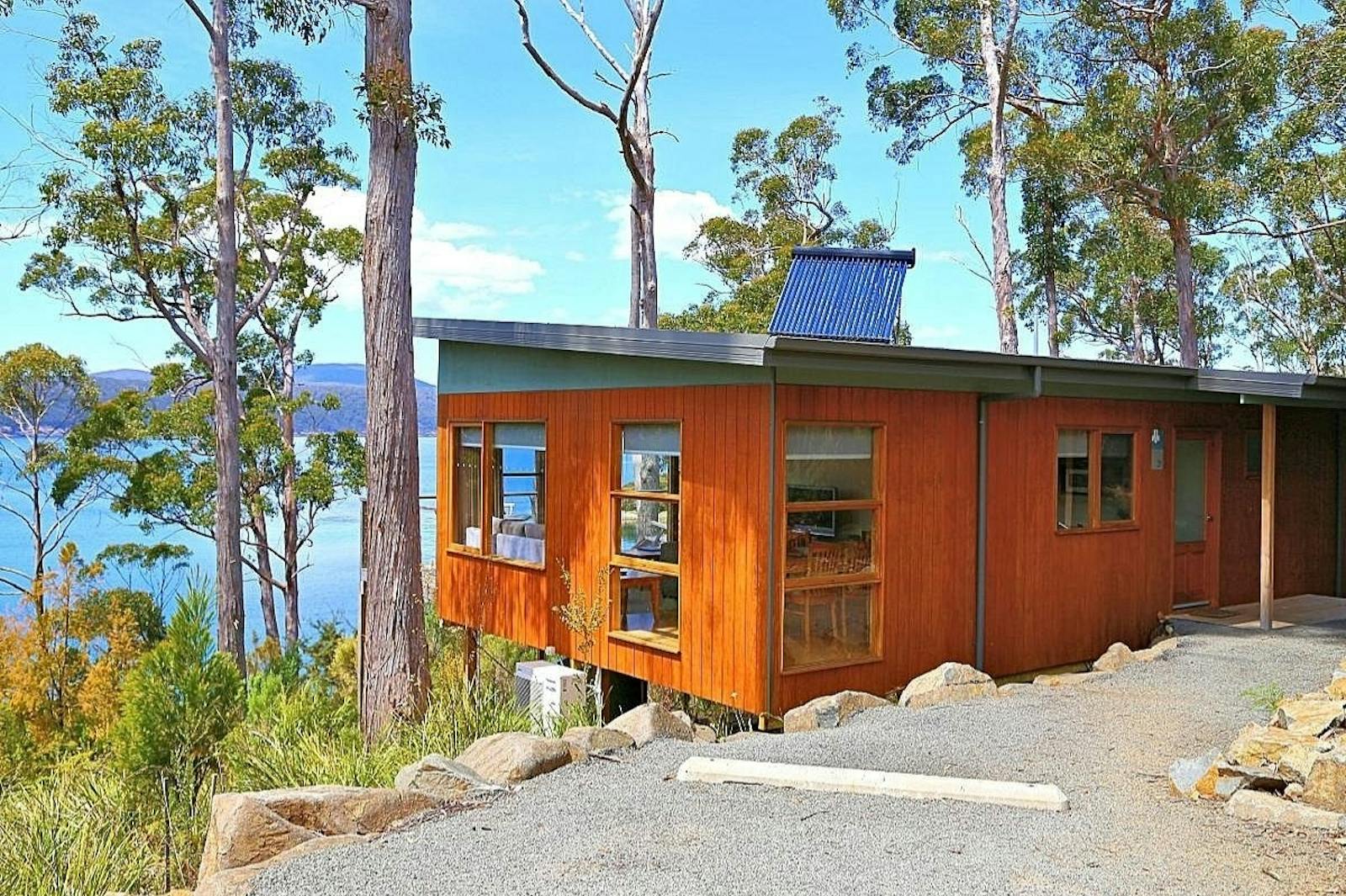 Stewarts Bay Lodge Luxury Self Catering Tasmania Itc