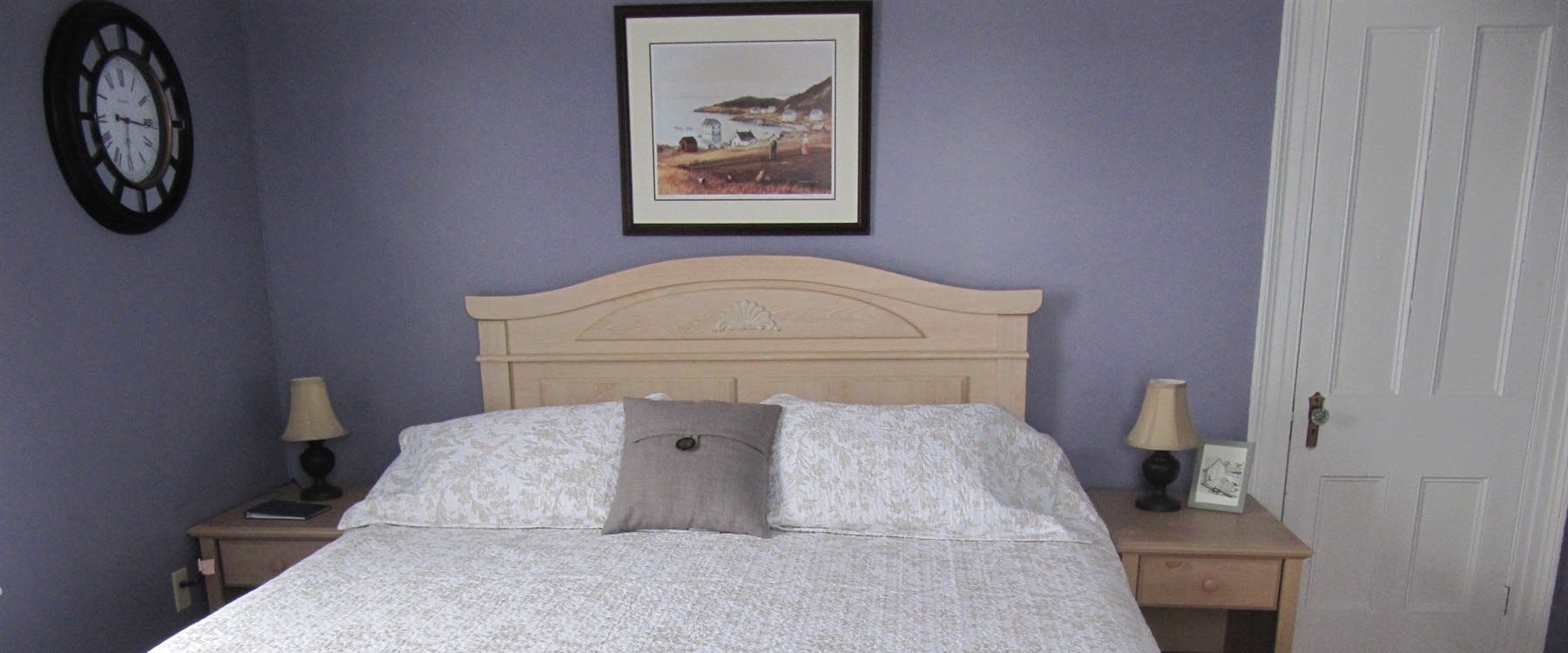 Deluxe King Room at at Harbour Lights Inn, Canada