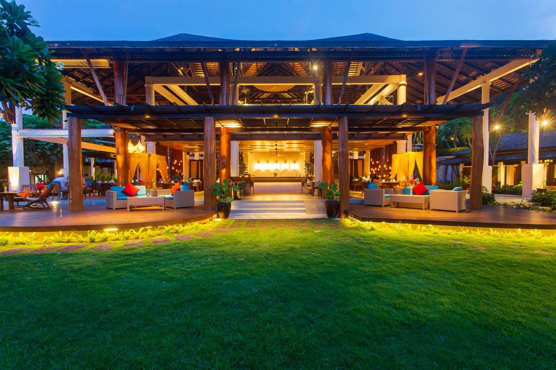 Kan Sak Thong restaurant at Melati Beach Resort and Spa