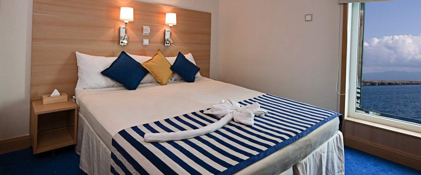 Bedroom cabin on La Pinta, Galapagos