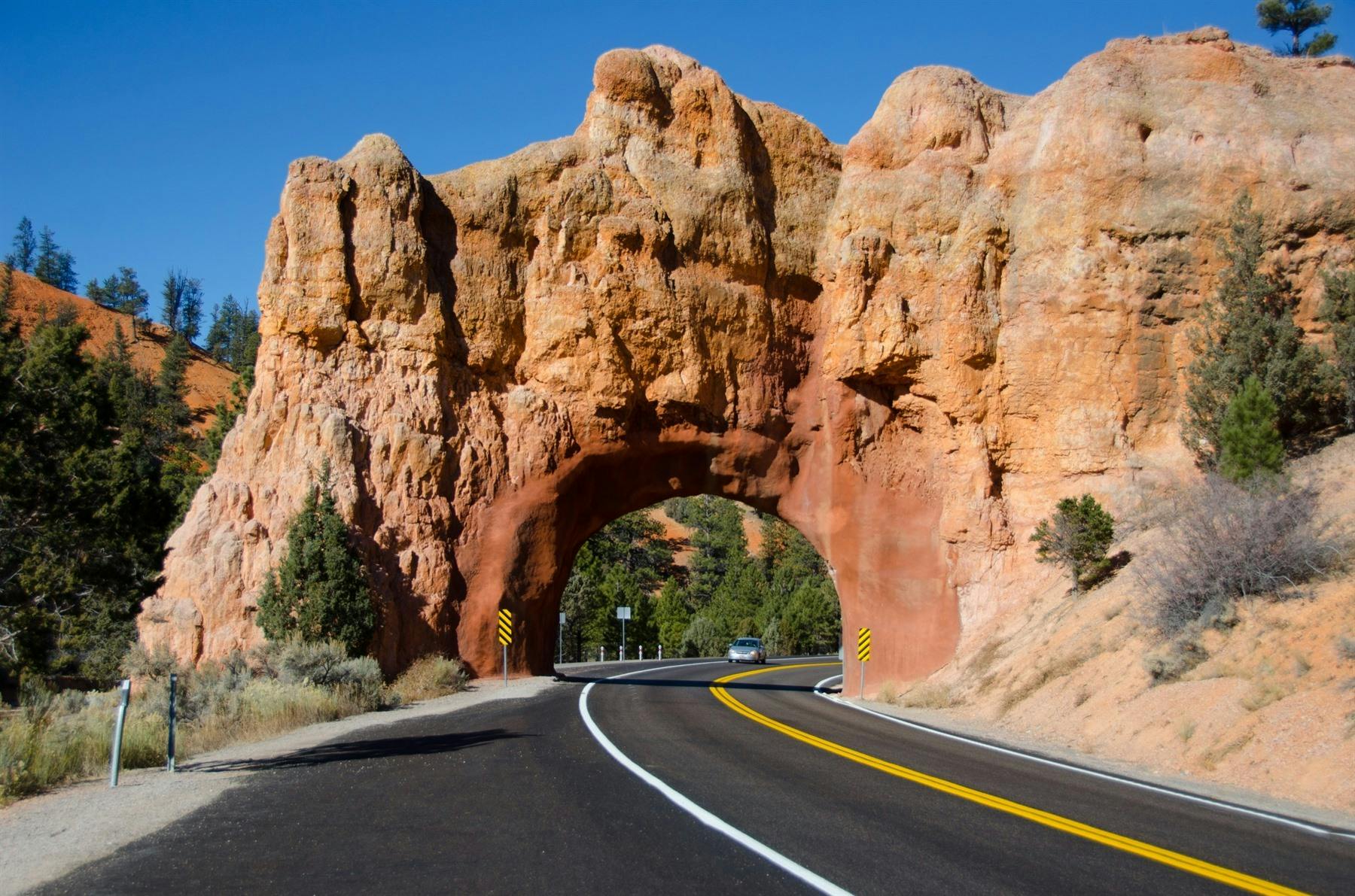 Bryce Canyon National Park - Zion National Park (85 miles) 