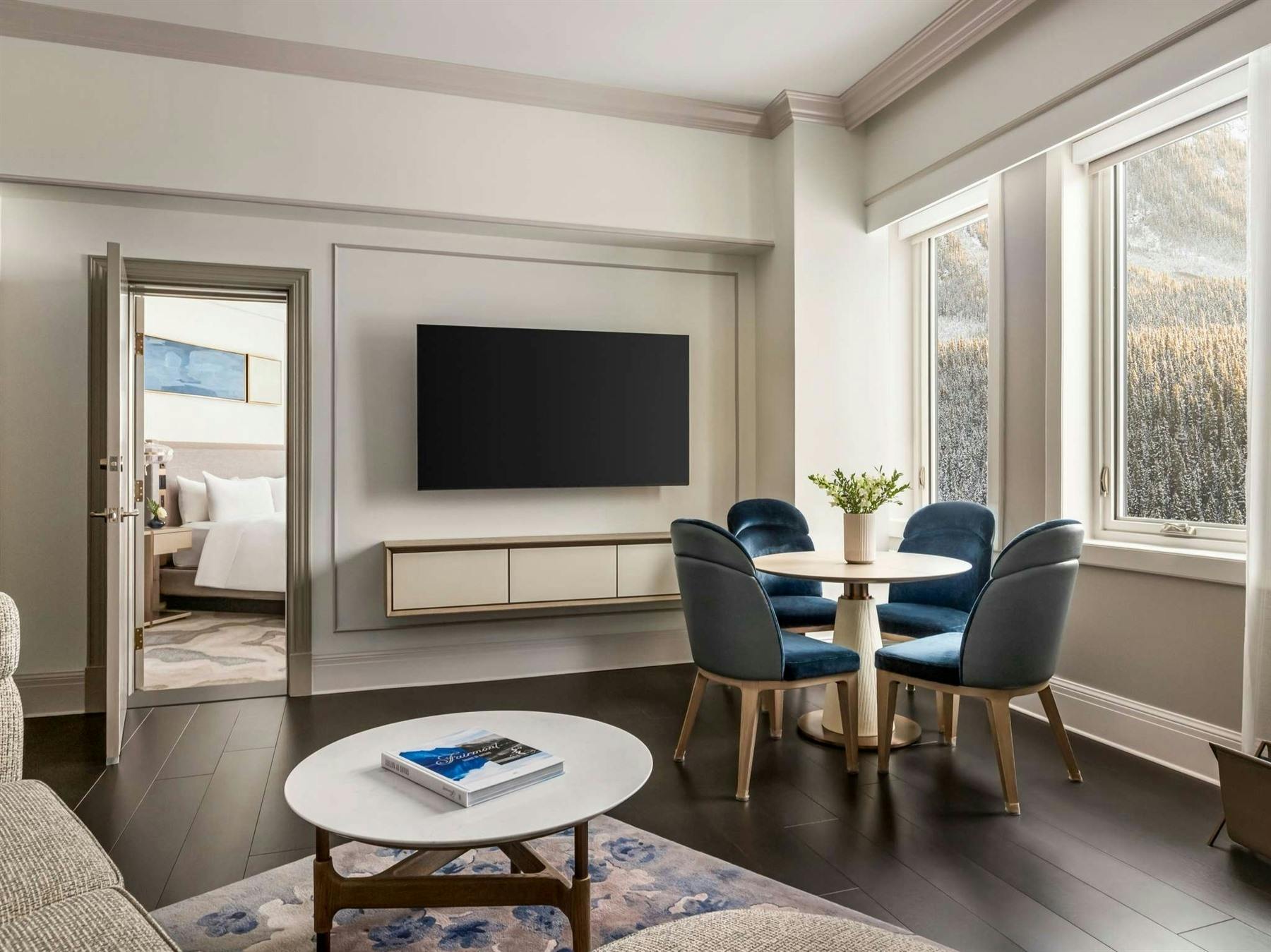 one bedroom lakeview suite