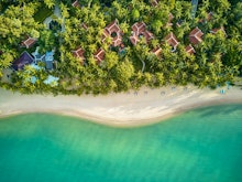 Relax in style in this  luxurious resort located on a pristine stretch of coastline on the Thai island of Koh Samui<place>Santiburi, Samui</place><fomo>80</fomo>