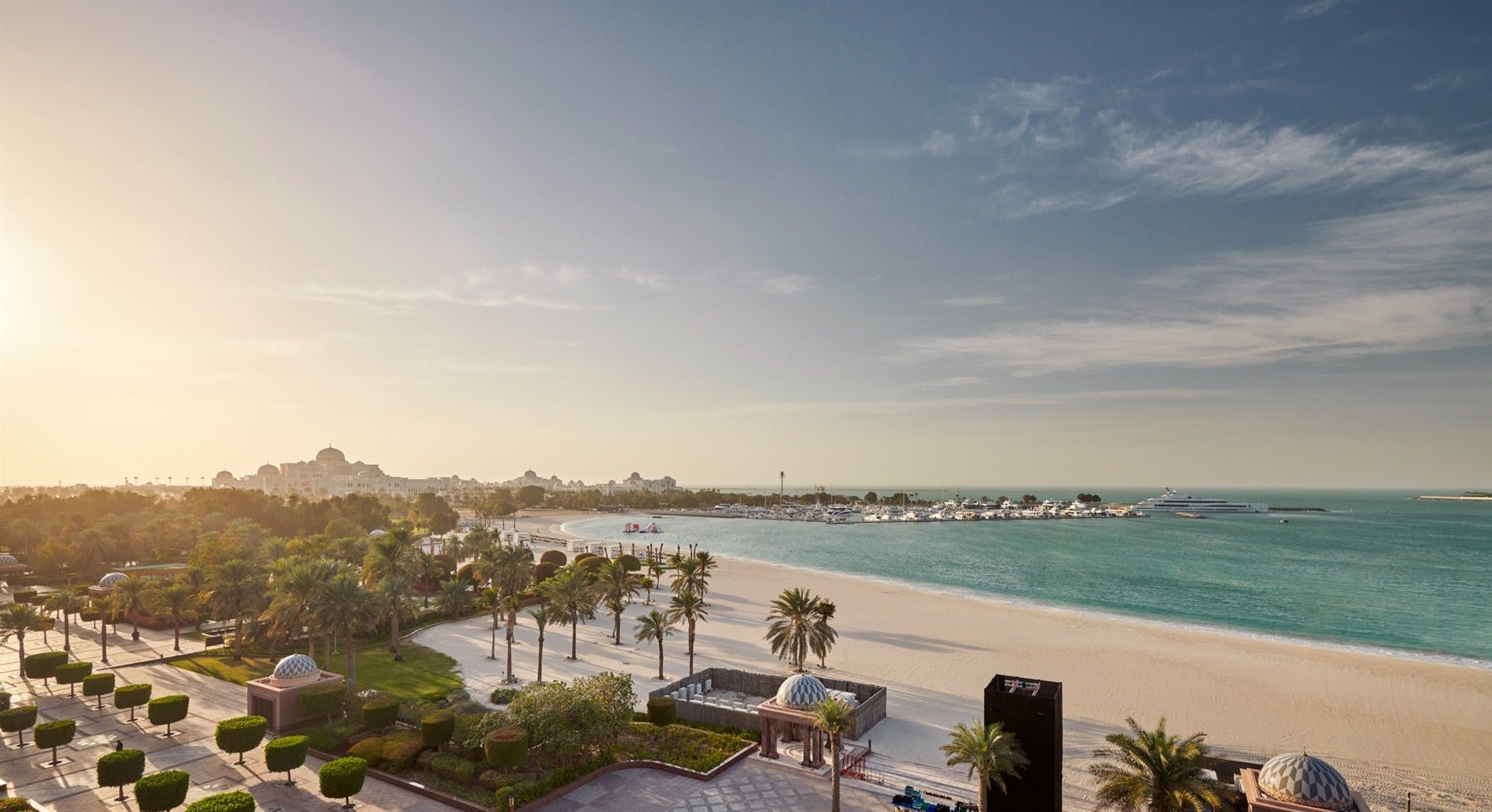 Enjoy the festive season at this classic Arabian 5-star hotel in Abu Dhabi <place>Emirates Palace, Mandarin Oriental Abu Dhabi</place><fomo>20</fomo>