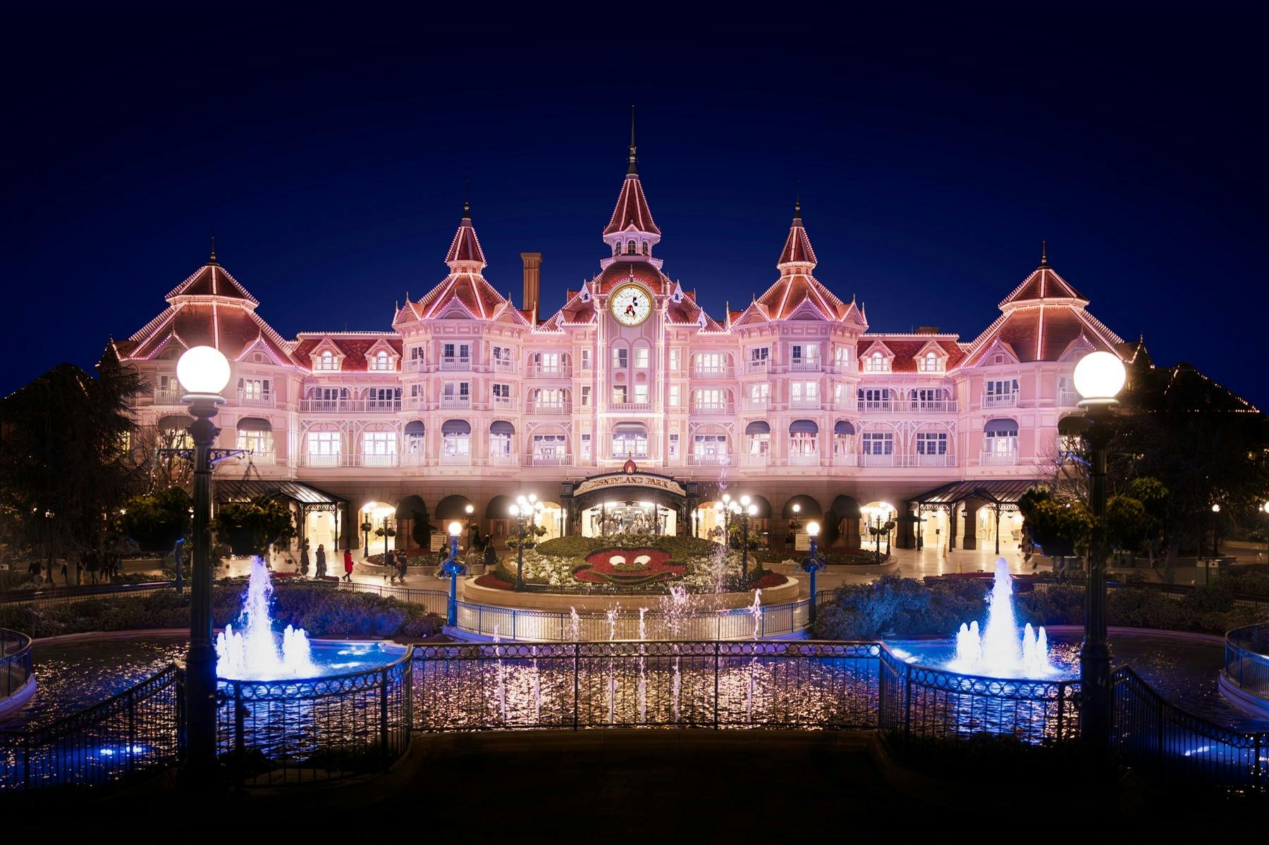 Disneyland® Hotel, Disneyland® Paris image 1