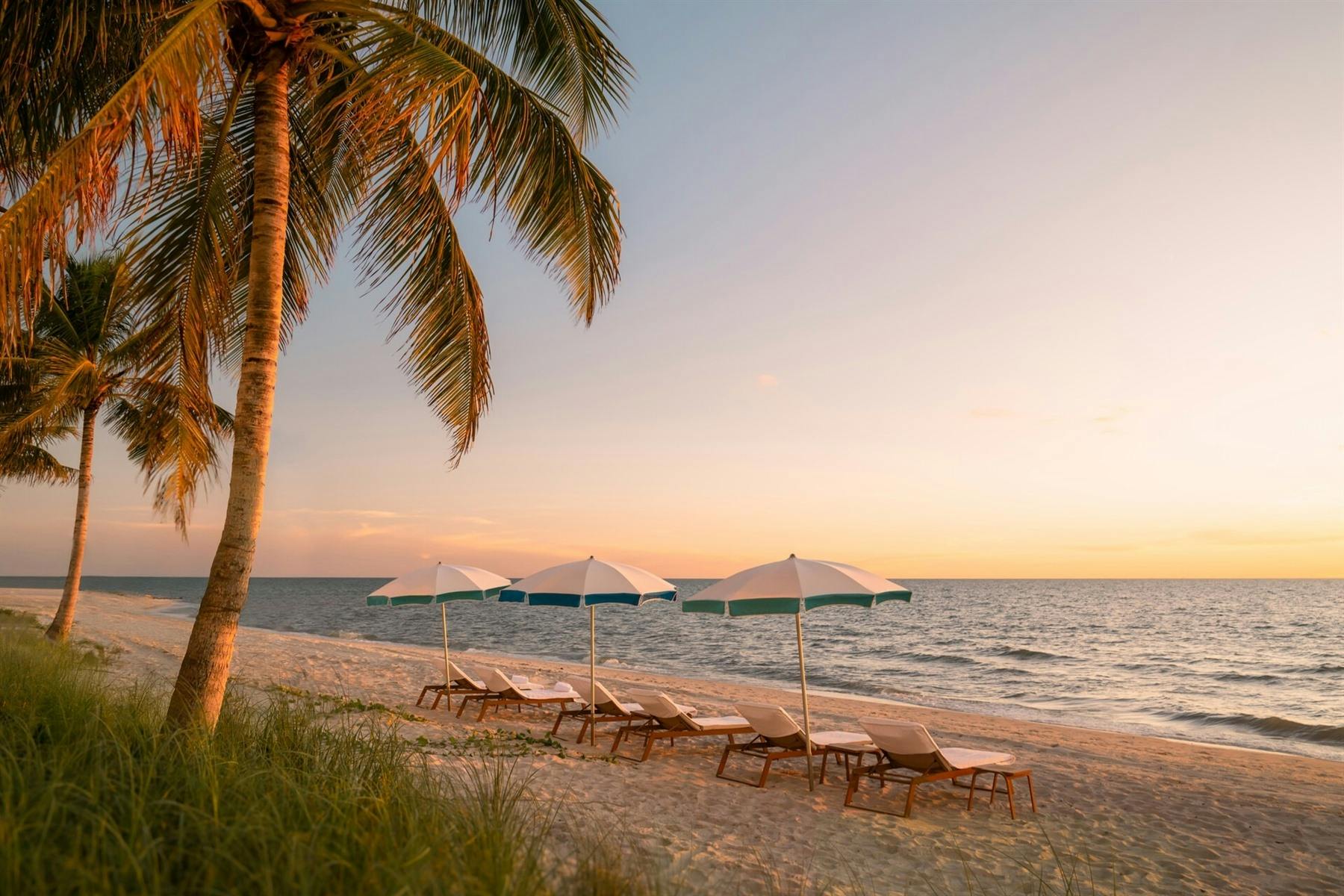 Naples Beach Club, A Four Seasons Resort image 2