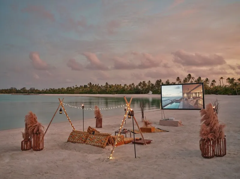 Beach movie experience, Patina Maldives
