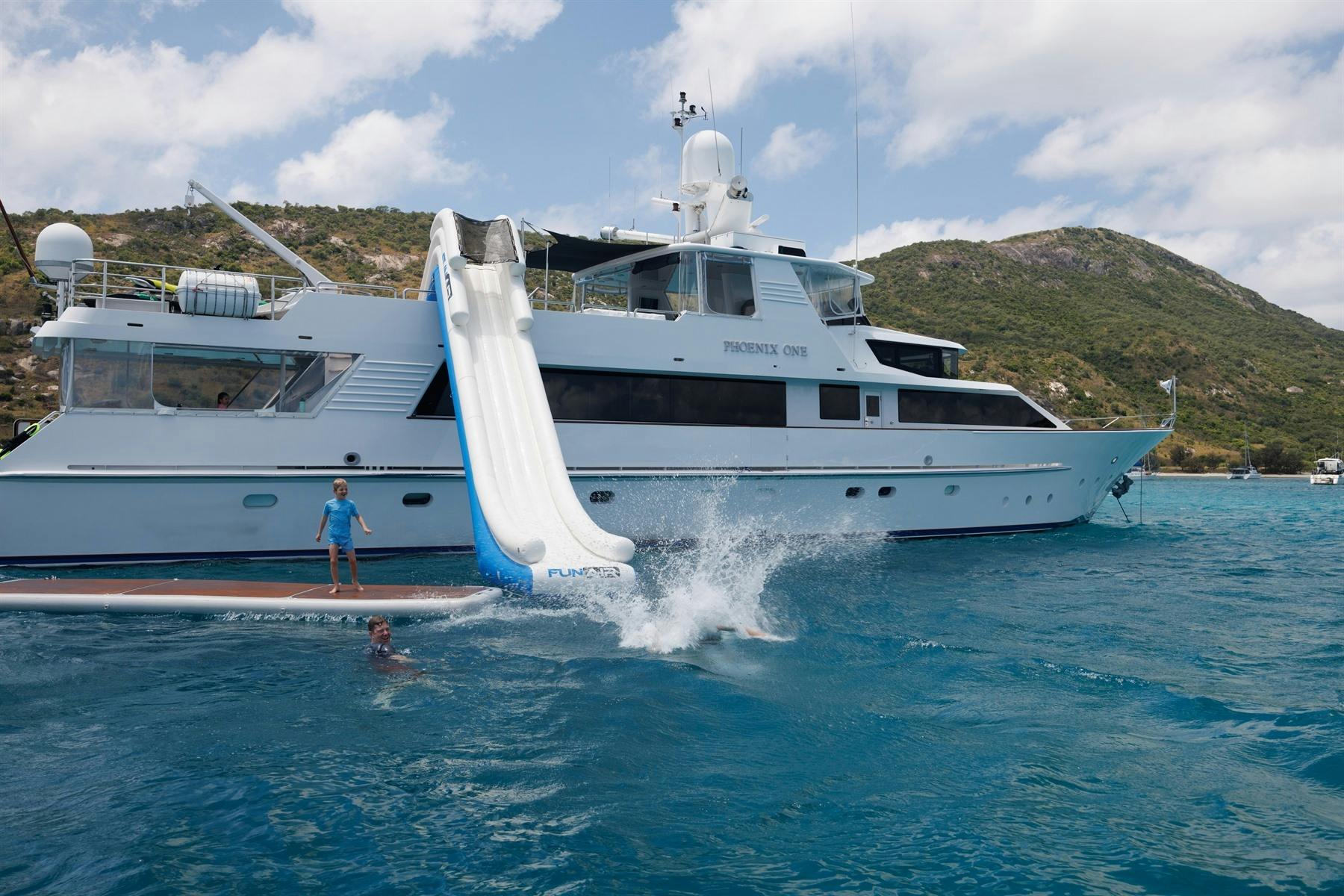 | Noosa – Whitsundays & Board SuperYacht Phoenix One