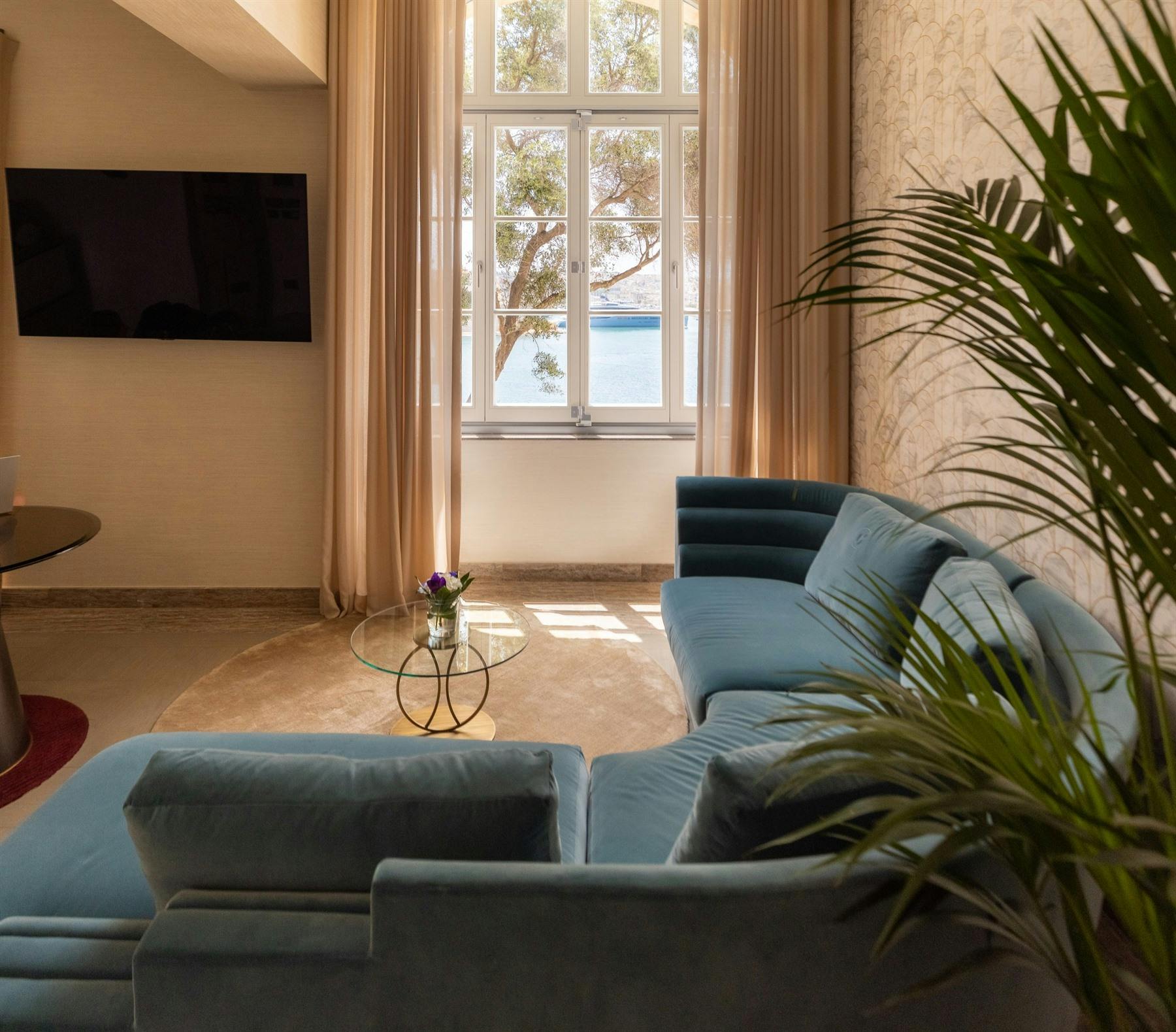 Pied-à-Terre Grand Residence