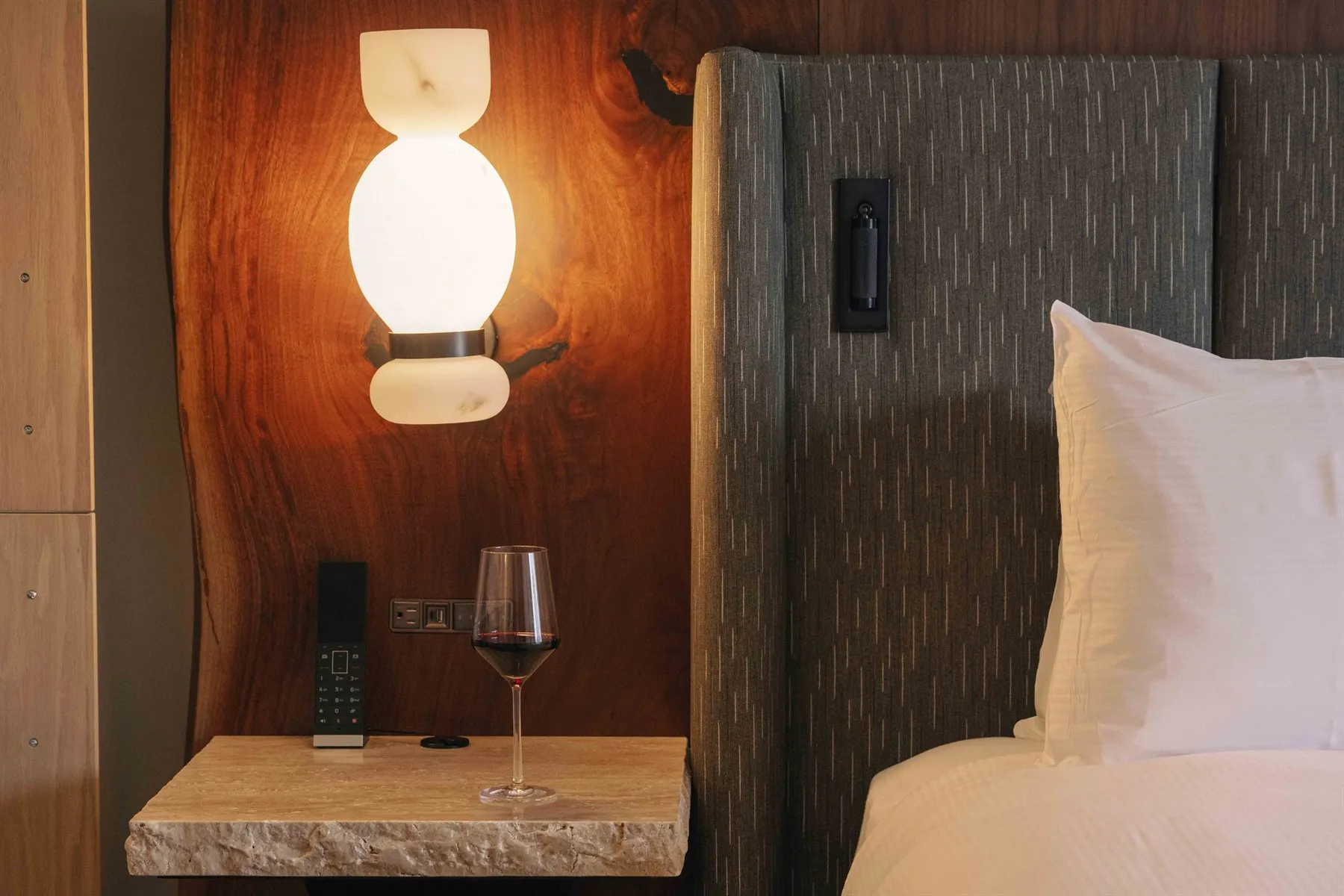 Classic Room, Rimrock Banff, Alberta, Canada